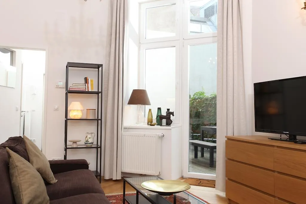 Hoheschule Apartment Courbette Wiedeń