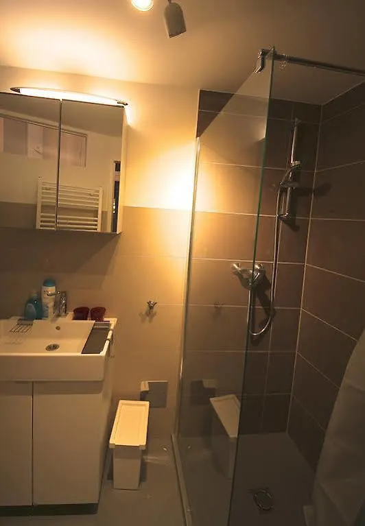Hoheschule Apartment Courbette Wiedeń
