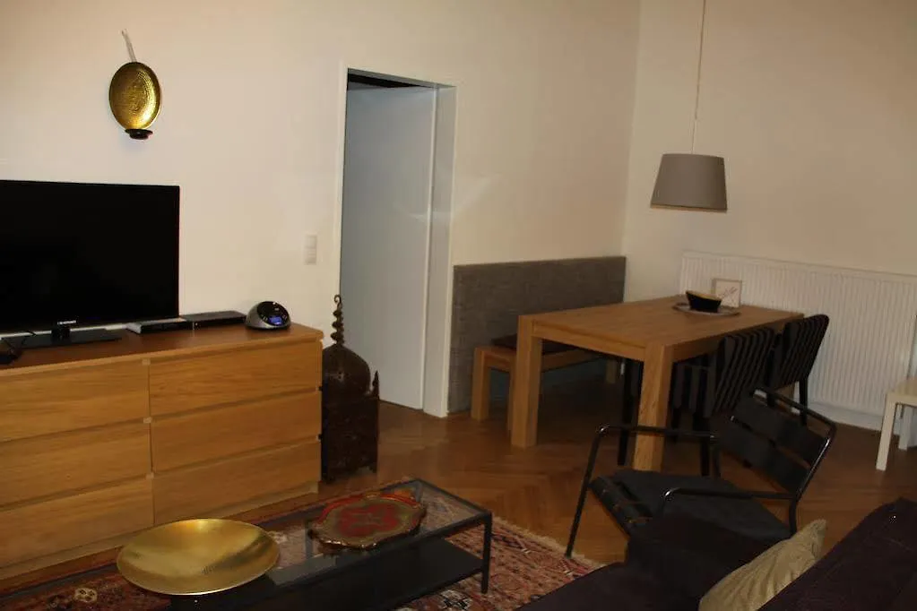 Hoheschule Apartment Courbette Wiedeń