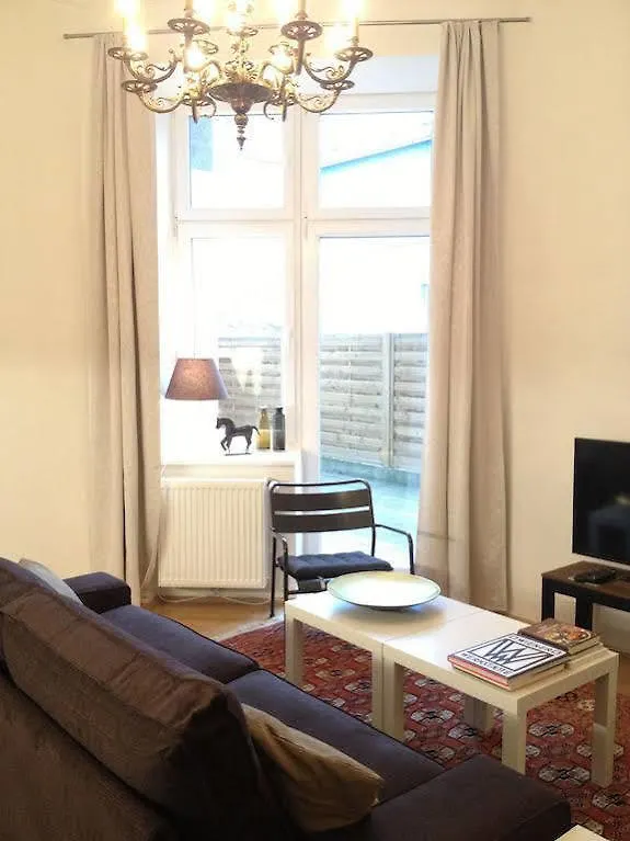 Hoheschule Apartment Courbette Wiedeń